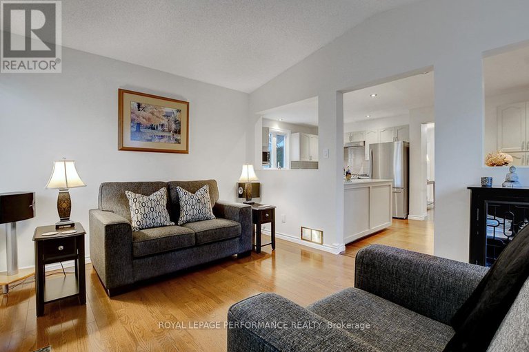 29090639/32-parklands-avenue/village-of-russell/russell/ontario/K4R1A2_25