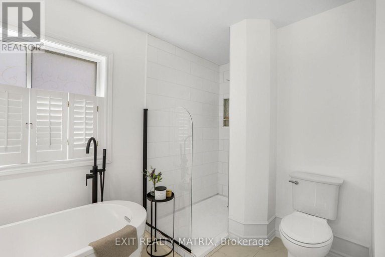 28998759/928-scala-avenue/notting-hillsummerside/ottawa/ontario/K4A5E1_26