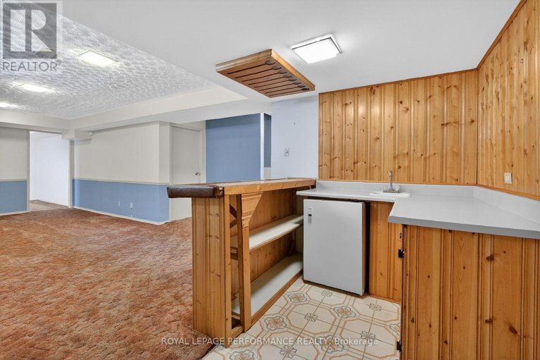 29643949/13-valley-ridge-street/borden-farmstewart-farmcarleton-heightsparkwood-hills/ottawa/ontario/K2E7W1_45