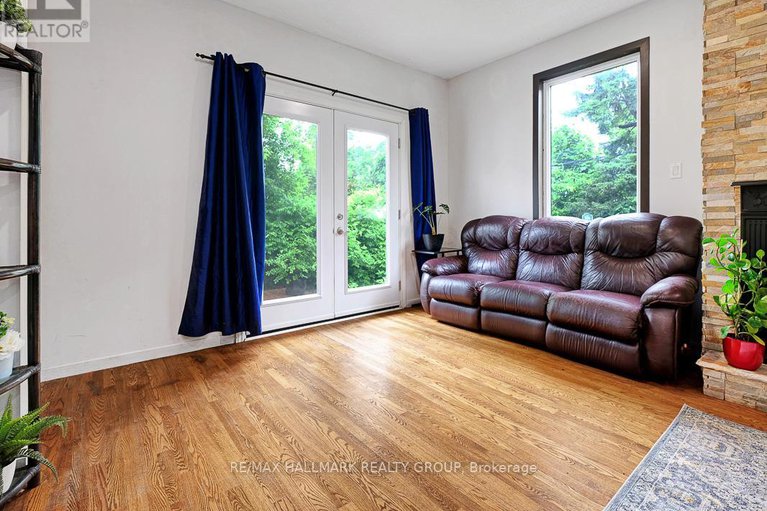 28460164/31-hilliard-avenue/city-viewskylinefisher-heightsparkwood-hills/ottawa/ontario/K2E6B9_10