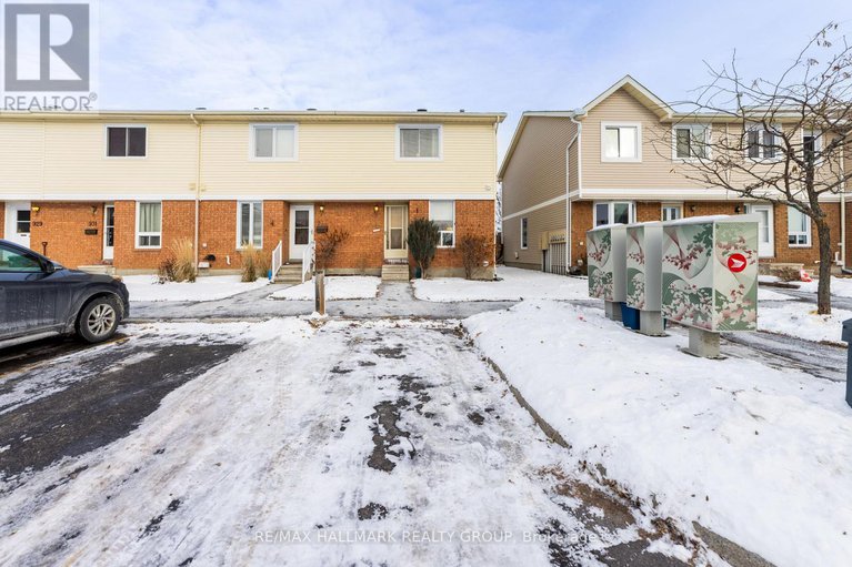 29171549/29-935-cookshire-crescent/fallingbrookridgemount/ottawa/ontario/K4A3K4_2