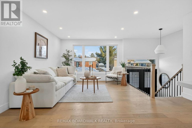 29437074/38-courtney-road-w/glencairnhazeldean/ottawa/ontario/K2L1L8_6