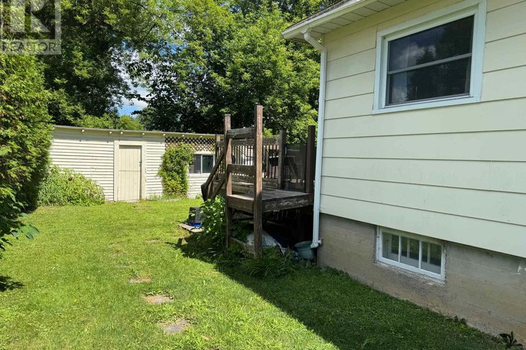 28637716/25-oak-street/lancaster/south-glengarry/ontario/K0C1N0_8