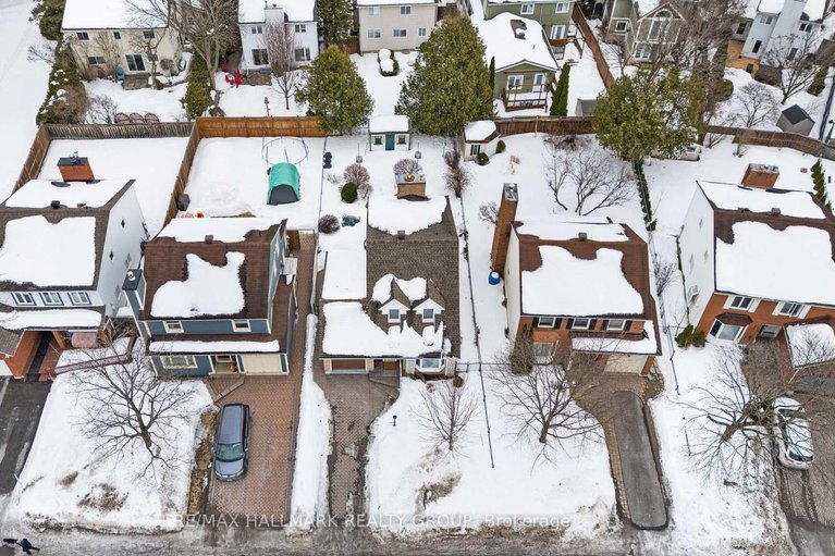 29434768/1177-st-moritz-crescent-n/convent-glen-north/ottawa/ontario/K1C2B2_42