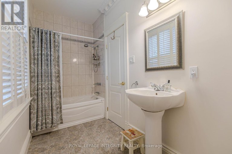 28879207/5884-earlscourt-crescent/manotick-east-to-manotick-station/ottawa/ontario/K4M1K2_23