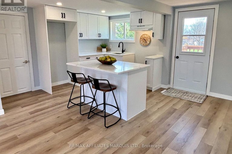 29639881/19-alexander-street-w/maxville/north-glengarry/ontario/K0C1T0_7