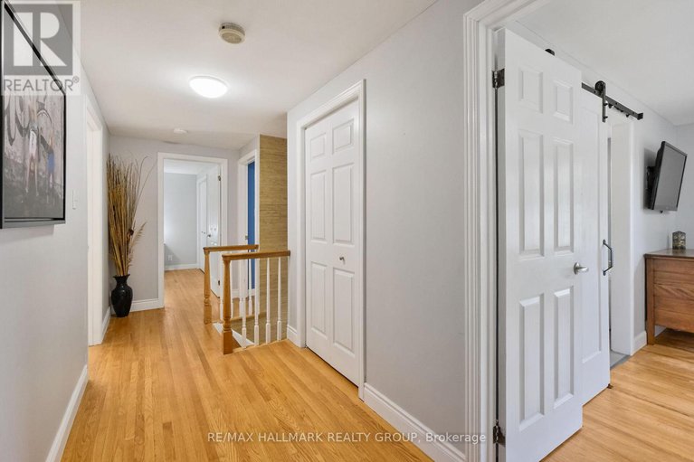 28552102/1430-royal-maple-drive/cumberland-ridge/ottawa/ontario/K4C1B5_22