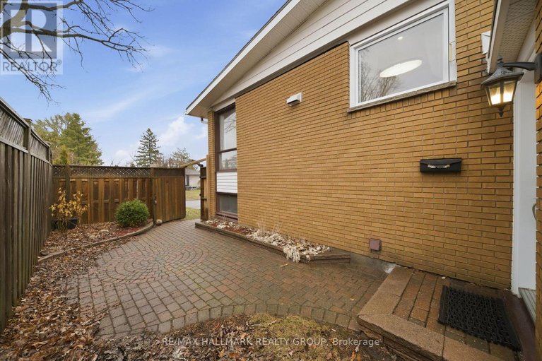 29612931/69-woodmount-crescent/borden-farmstewart-farmcarleton-heightsparkwood-hills/ottawa/ontario/K2E5P9_35