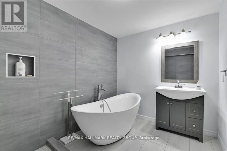 29051075/3710-paden-road/rideau-twp-s-of-reg-rd-6-w-of-mccordick-rd/ottawa/ontario/K0A2T0_33