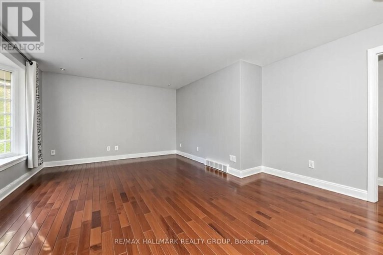 29013093/404-bouchard-street/russell-twp/russell/ontario/K4R1E5_6