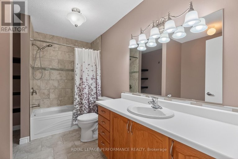 29153691/1032-lawrence-street/town-of-rockland/clarence-rockland/ontario/K4K1N1_15