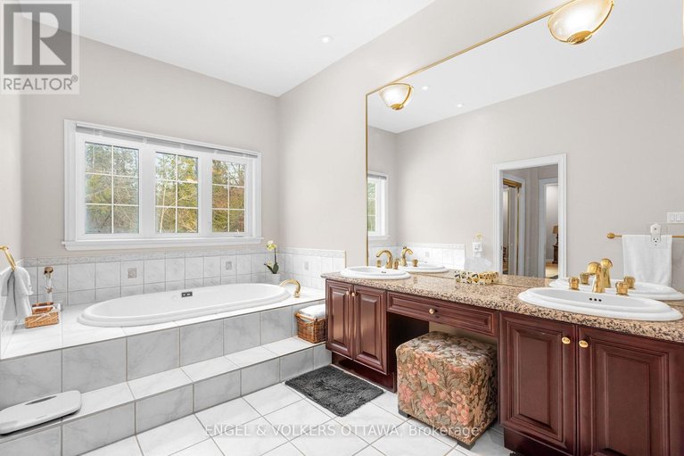 29633496/5-countryside-green/cedar-hillorchard-estates/ottawa/ontario/K2R1B5_24