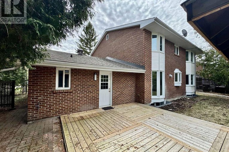 29650101/19-kingsford-crescent/beaverbrook/ottawa/ontario/K2K1T5_26