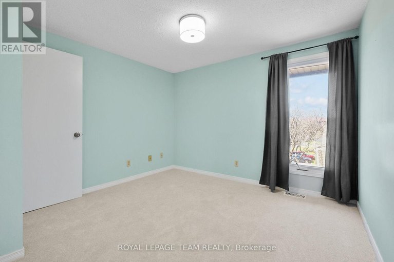 29658569/43-3205-uplands-drive-ne/hunt-club/ottawa/ontario/K1V9T3_18