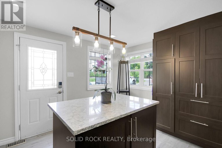 28485152/7312-bank-street/osgoode-twp-south-of-reg-rd-6/ottawa/ontario/K0A2P0_14