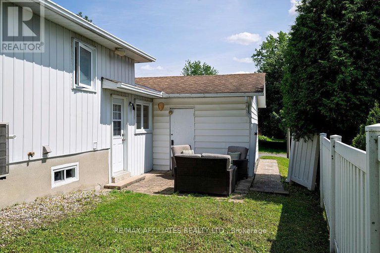 28705540/22-red-maple-crescent/blackburn-hamlet/ottawa/ontario/K1B3Z3_44