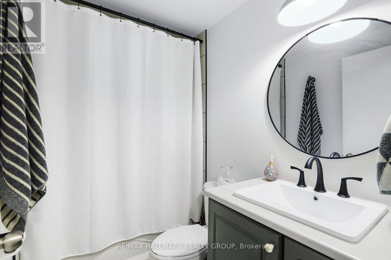 28485639/8-405-montfort-street/vanier/ottawa/ontario/K1L8G8_14