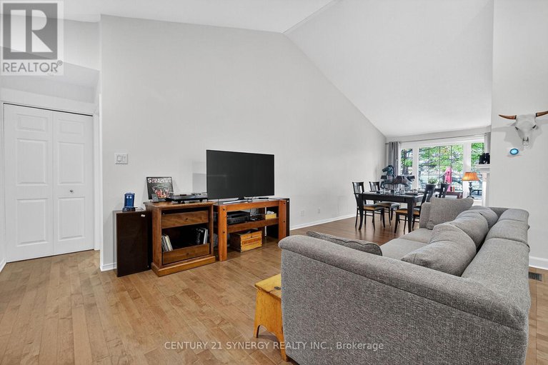 28935783/47-18-oyster-bay-court/stittsville-central/ottawa/ontario/K2S1H3_17