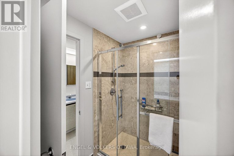 29323423/34-wallford-way/city-viewskylinefisher-heightsparkwood-hills/ottawa/ontario/K2E6B6_23