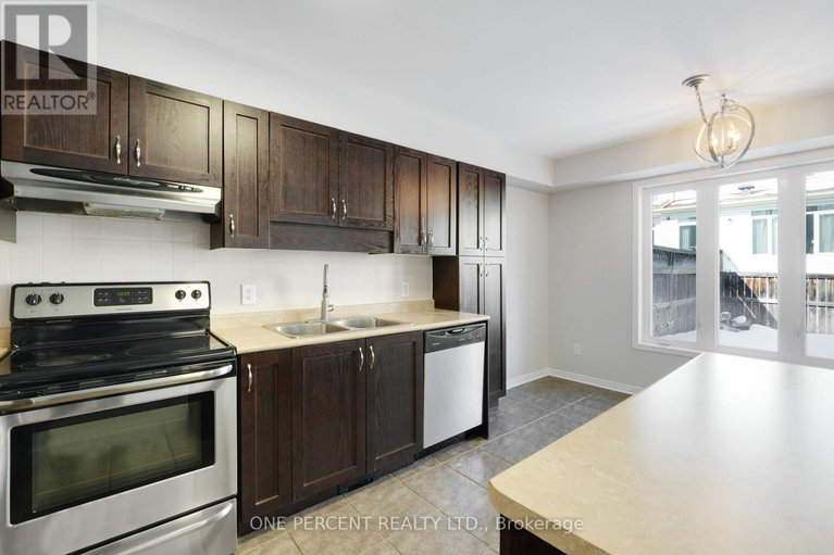 29436561/209-rolling-meadow-crescent/mer-bleuebradley-estatesanderson-park/ottawa/ontario/K1W0B1_15