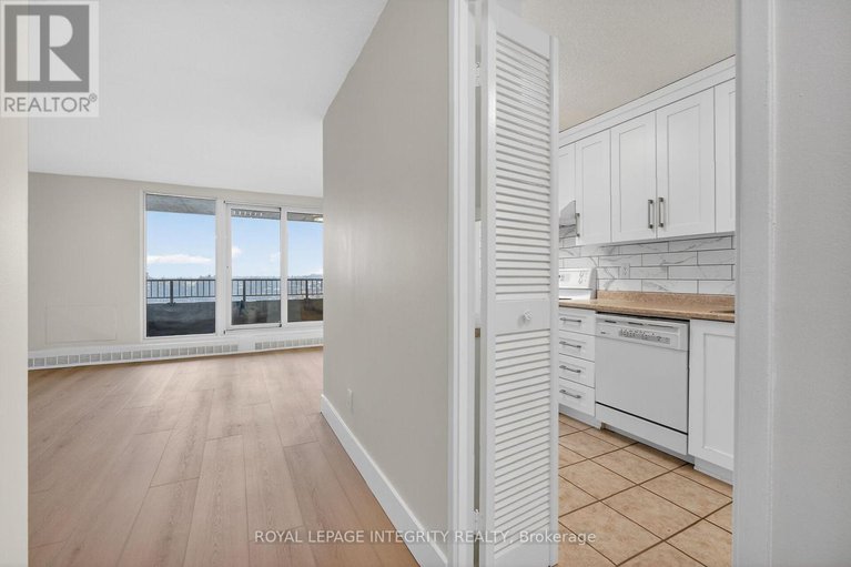 29313882/1708-1785-frobisher-lane/riverview-park/ottawa/ontario/K1G3T7_17