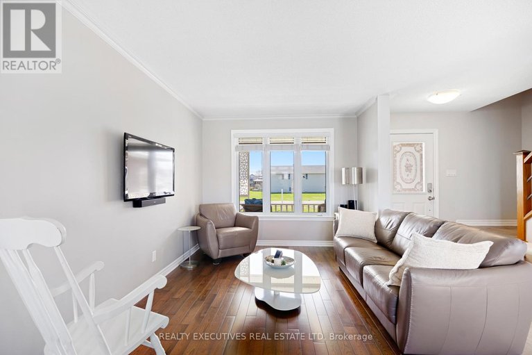 29633987/5520-bridlewood-court/iroquois/south-dundas/ontario/K0E1K0_9