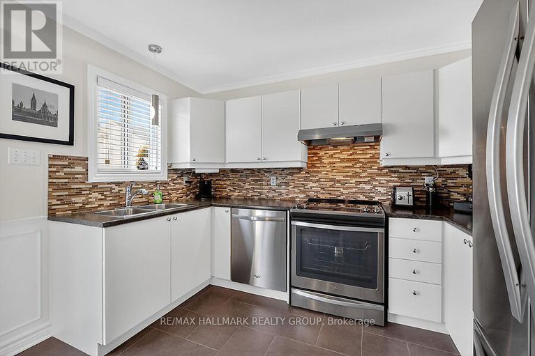 29008692/1915-orchardview-avenue/fallingbrookgardenway-south/ottawa/ontario/K4A3H1_10