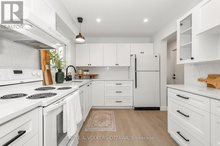 28965563/39-benlark-road/on-the-green/ottawa/ontario/K2J2L5_17
