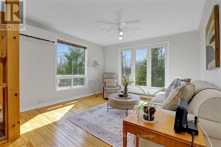 29581422/1141-north-river-road/overbrook/ottawa/ontario/K1K3W4_9