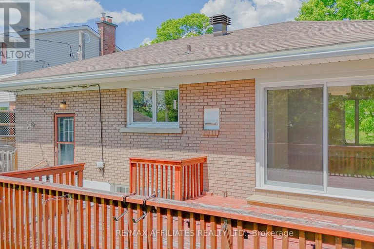 28513866/536-browning-avenue/riverview-park/ottawa/ontario/K1G0T4_44