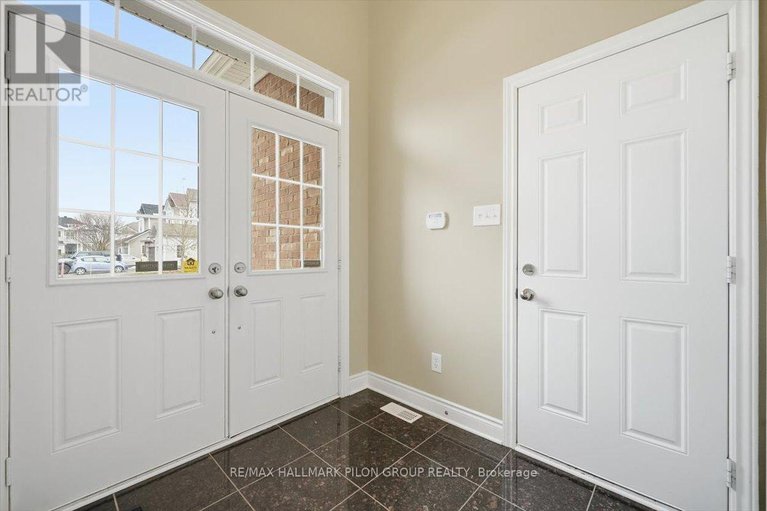 29118870/188-whispering-winds-way/mer-bleuebradley-estatesanderson-park/ottawa/ontario/K1W0B5_13