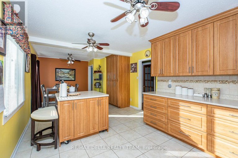 29690453/2465-tupper-avenue/hawthorne-meadows/ottawa/ontario/K1G1G6_5