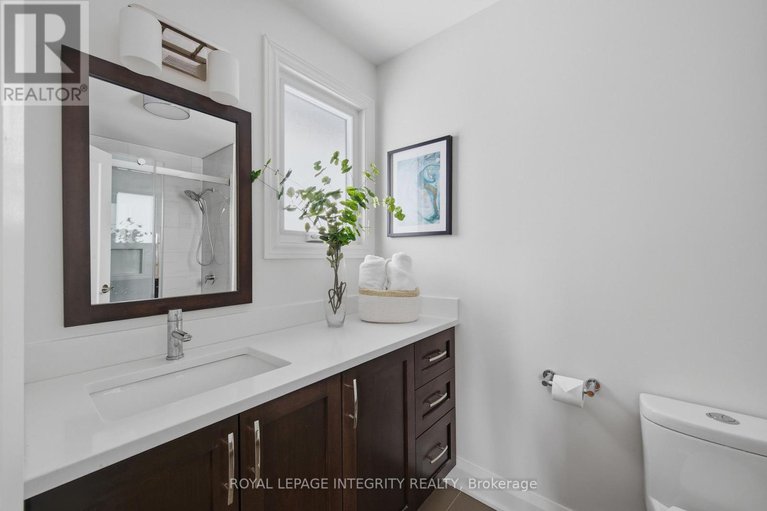 29430420/8-smugglers-court/arlington-woods/ottawa/ontario/K2H7Y7_27