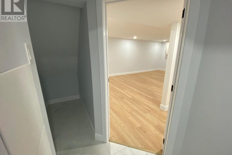 29074173/15-scharf-lane/glencairnhazeldean/ottawa/ontario/K2L2K3_33