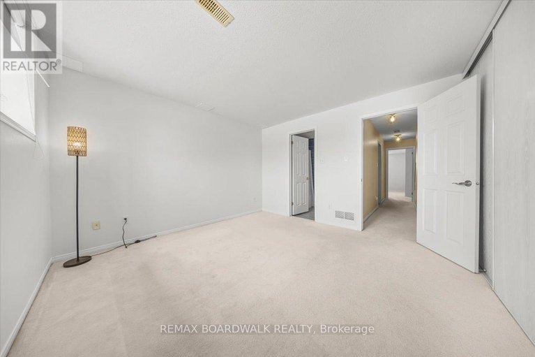29677917/364-crownridge-drive/emerald-meadowstrailwest/ottawa/ontario/K2M3A4_29