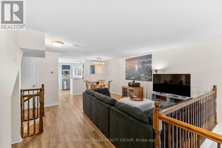 29249914/7-325-elite-private/longfields/ottawa/ontario/K2J0A4_4