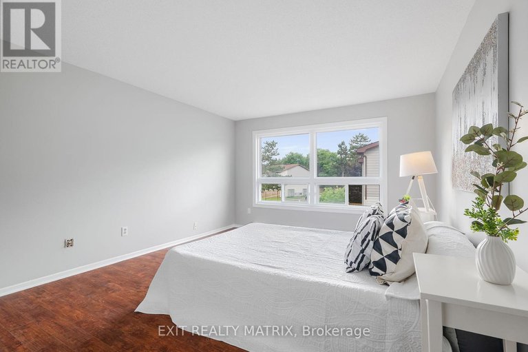 28594939/25h-banner-road/sheahan-estatestrend-village/ottawa/ontario/K2H8T3_16