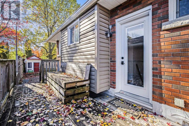 29019455/715-holt-crescent/elmvale-acres/ottawa/ontario/K1G2Y4_22