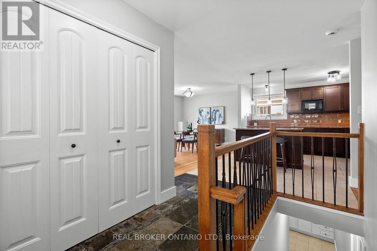 28879794/2931-southmore-drive-e/riverside-park-south/ottawa/ontario/K1V6Z2_5