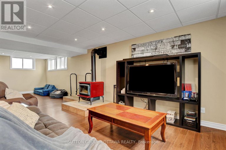 28494300/1887-champlain-street/clarencerockland-twp/clarence-rockland/ontario/K0A1N0_33