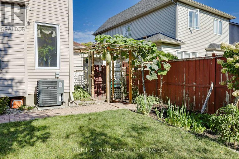 28909974/60-mersey-drive/morgans-grantsouth-march/ottawa/ontario/K2K3A6_44
