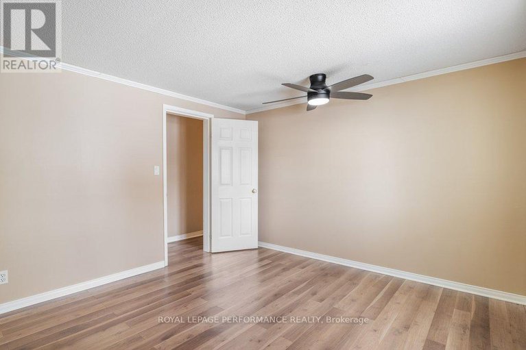 29377761/348-amiens-street/bilberry-creekqueenswood-heights/ottawa/ontario/K1E1N9_19