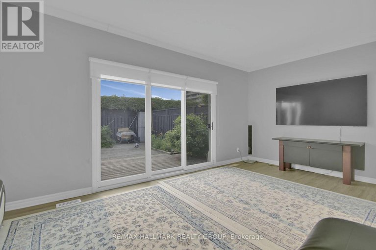28419081/1-1821-walkley-road/urbandale-acres/ottawa/ontario/K1H6X9_28