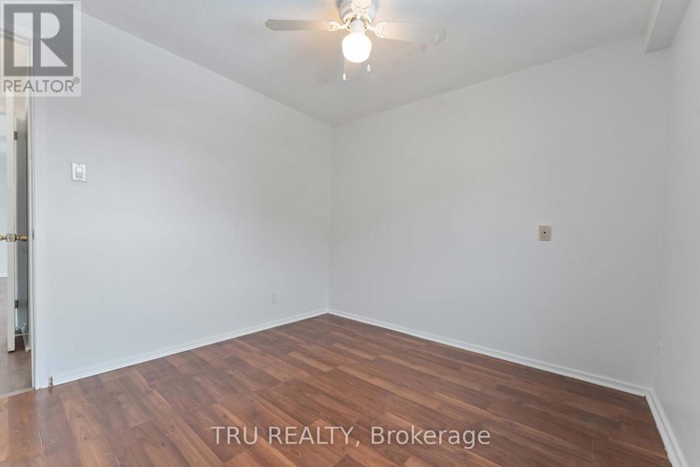 29096020/8-898-elmsmere-road/beacon-hill-south/ottawa/ontario/K1J7T6_18