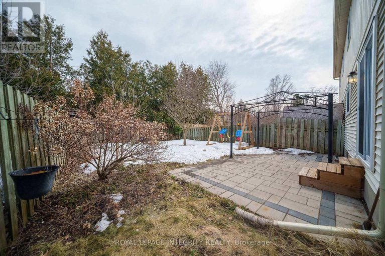 29553910/15-tarquin-crescent/westcliffe-estates/ottawa/ontario/K2H8J7_36