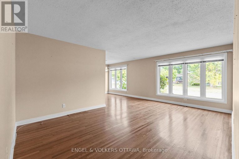 28797761/28-parker-avenue/meadowlandscrestview/ottawa/ontario/K2G3A7_9