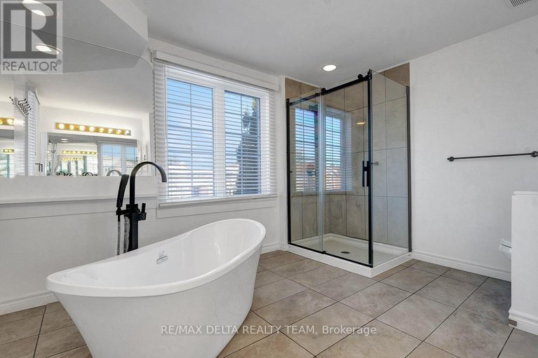 29424744/1662-hunters-run-drive-w/chapel-hill/ottawa/ontario/K1C2H3_34