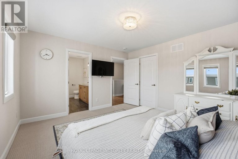 29306459/52-hackamore-crescent/goulbourn-twp-from-franktown-rdsouth-to-rideau/ottawa/ontario/K0A2Z0_27