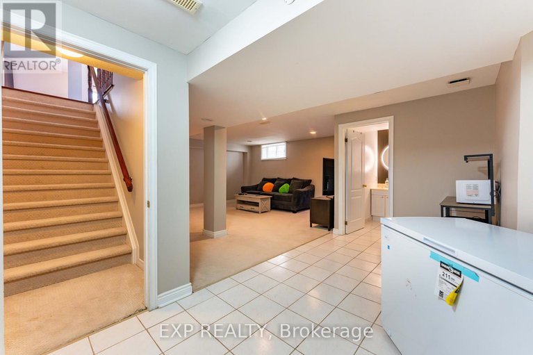 28360467/15-mayford-avenue/barrhaven-east/ottawa/ontario/K2G6A7_36