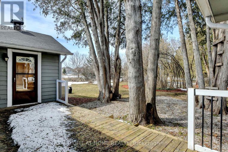 29411568/1215-klondike-road-s/morgans-grantsouth-march/ottawa/ontario/K2W1E1_14